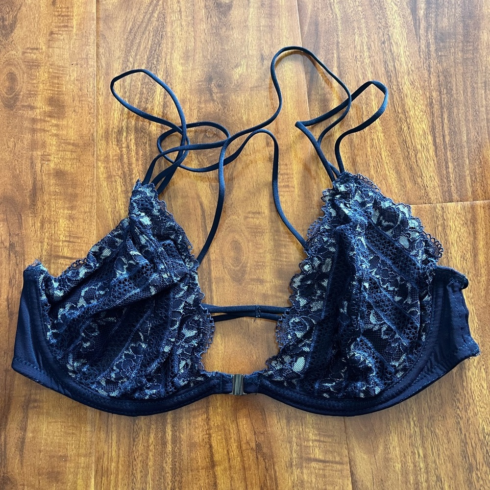 Elegant Navy Blue Lace Wired Strappy Bra